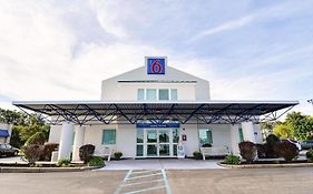 Motel 6 Tewksbury